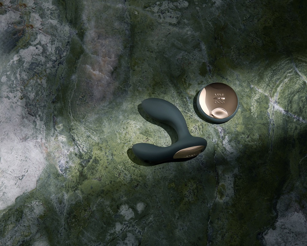 n12483-lelo-hugo2-remote-controlled-prostate-massager-black-5 n12483 lelo hugo2 remote controlled prostate massager black 5